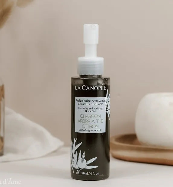 Gelée noire nettoyante aux actifs purifiants – La Canopée