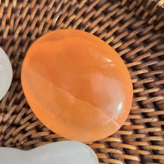 Galet anti-stress - Sélénite orange